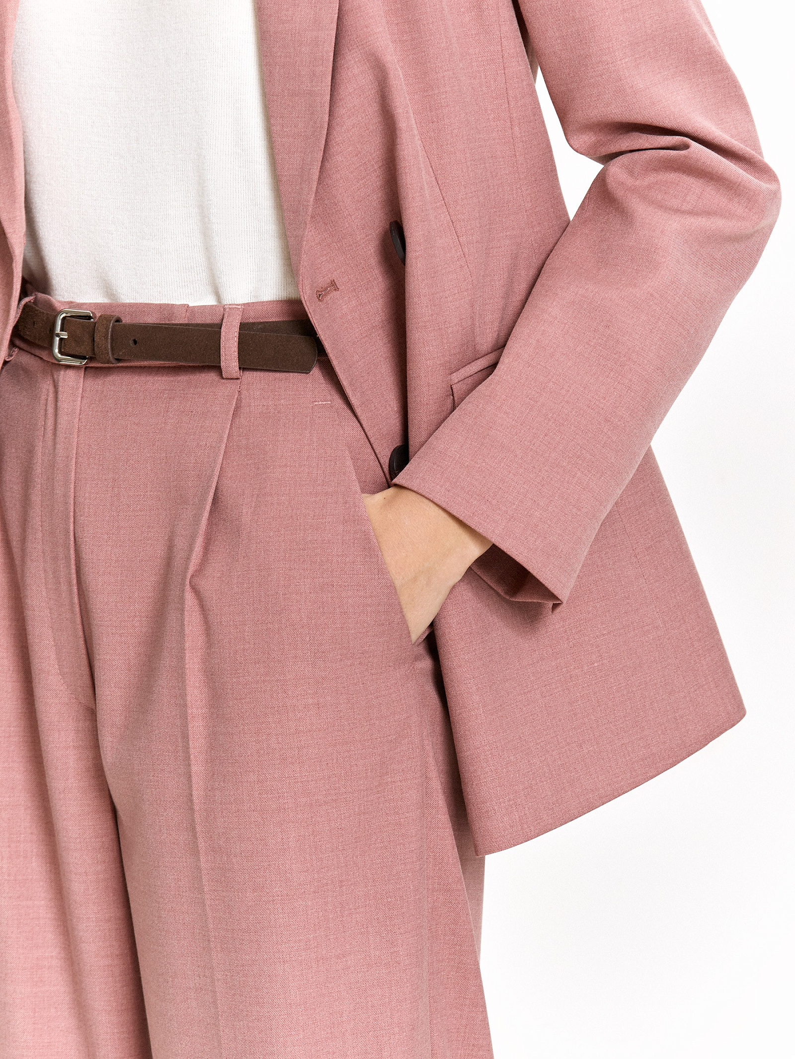 Брюки широкого кроя с защипами